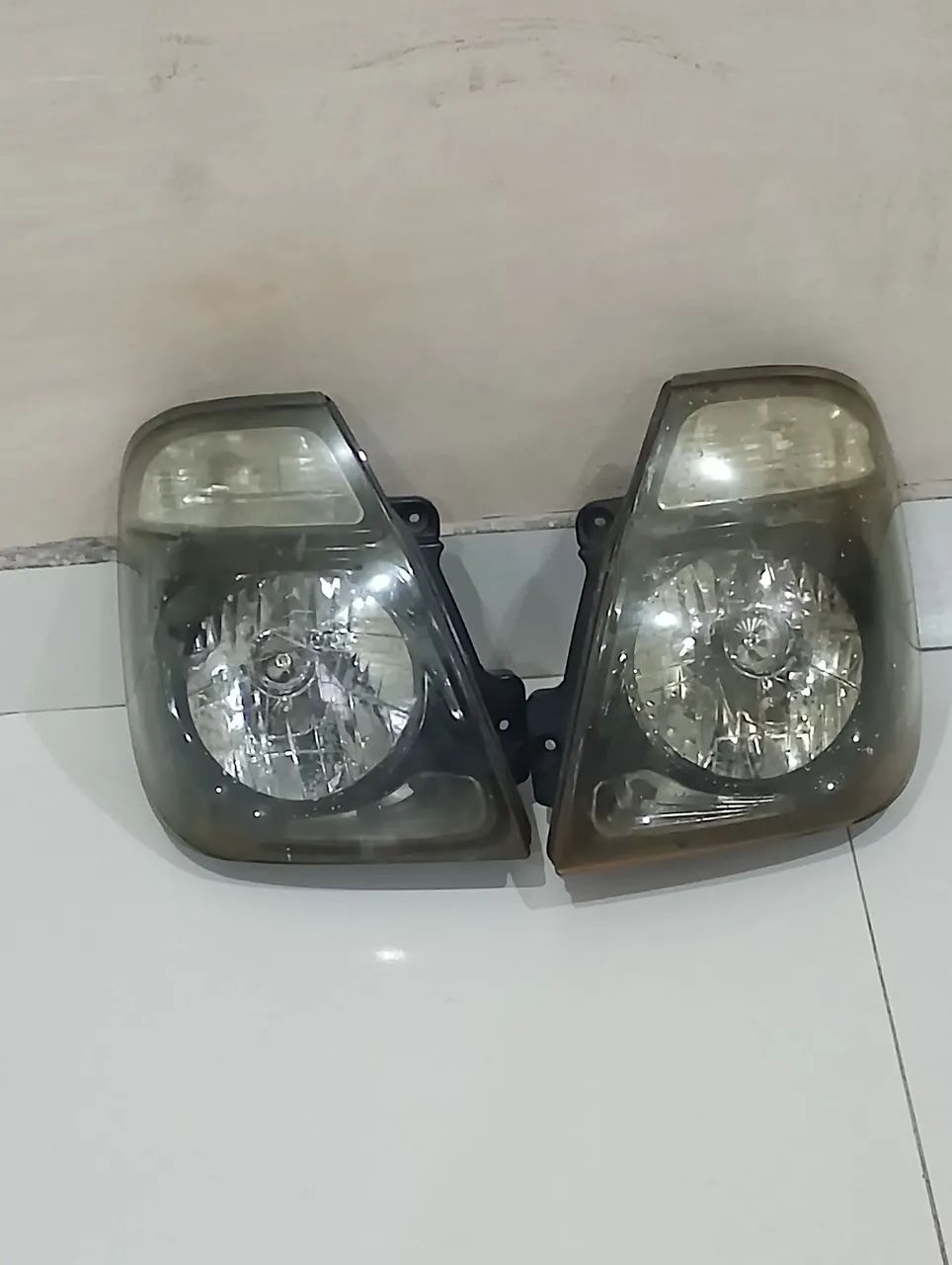 Farol de Kia Bongo - Foto 4