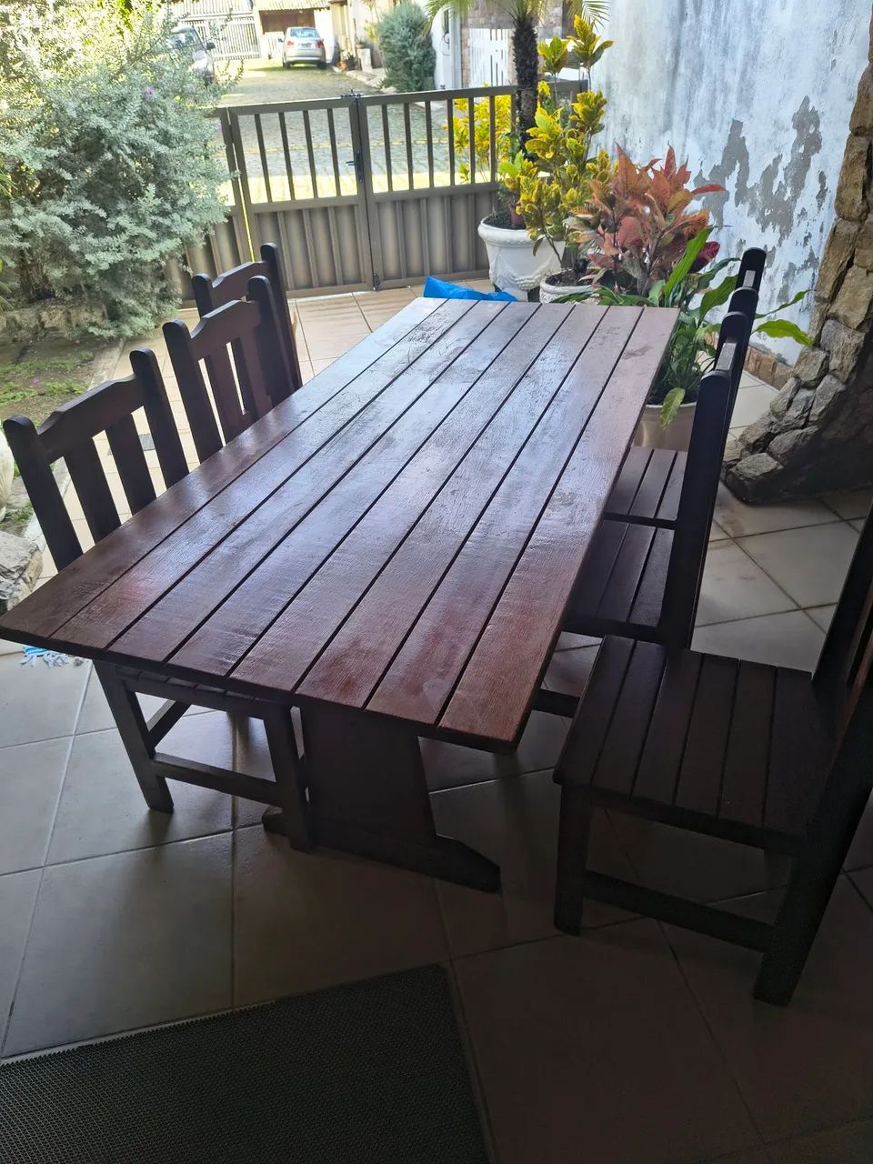 Mesa ripada em madeira com 6 cadeiras  - Foto 2