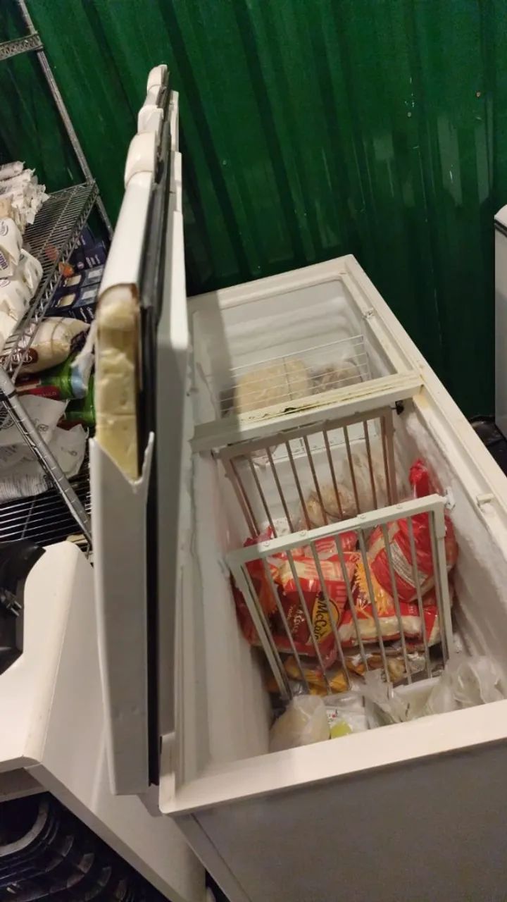 Freezer Horizontal Metalfrio DA550 - Foto 2