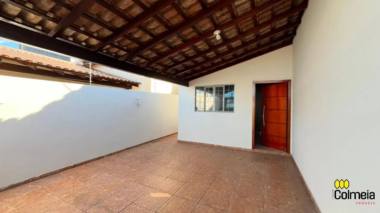 CASA COM QUINTAL AMPLO - Foto 2