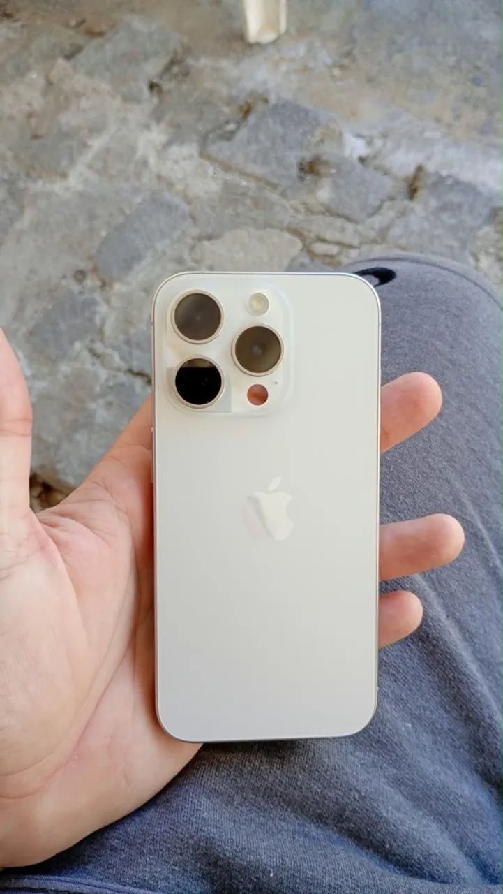 iPhone 15 pro 128 gigas 