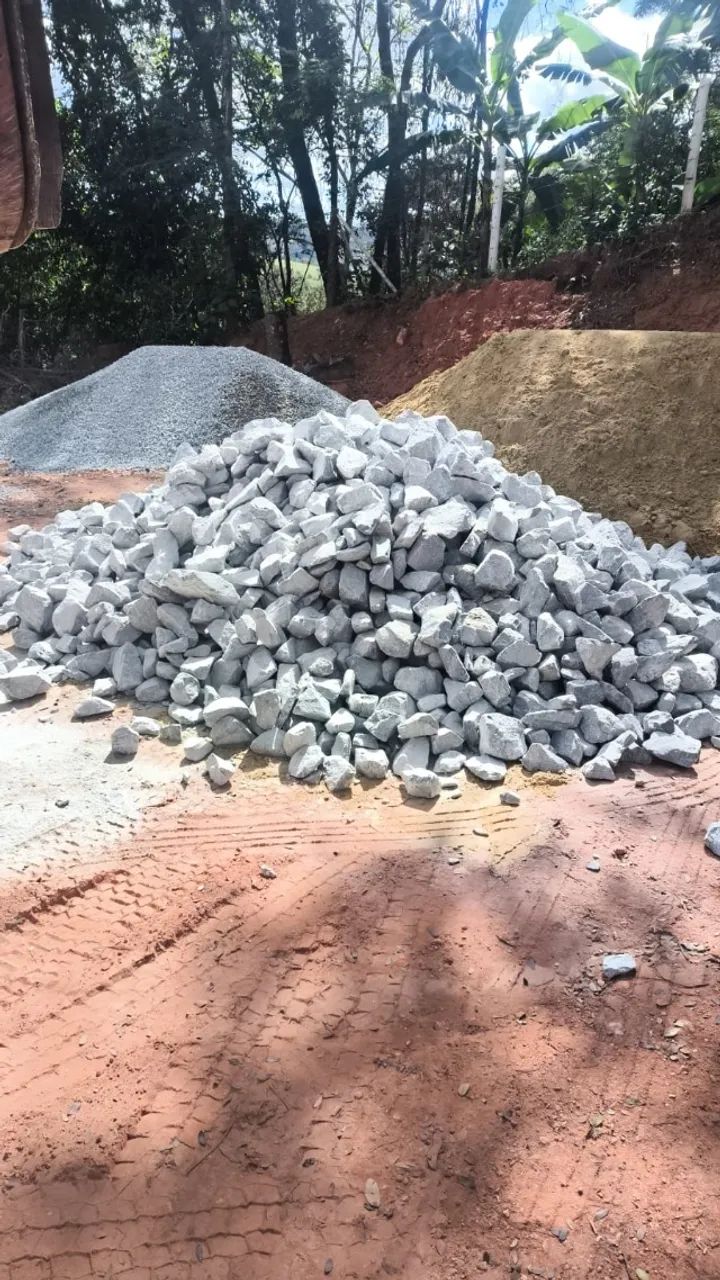 CAMINHÃO DE AREIA A PARTIR DE R$690.00 + FRETE DE ACORDO COM A OBRA. 