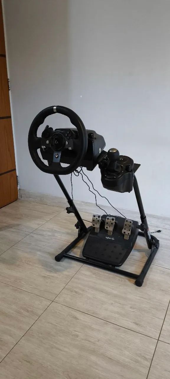 Volante Logitech g920 com cambio H e cockpit