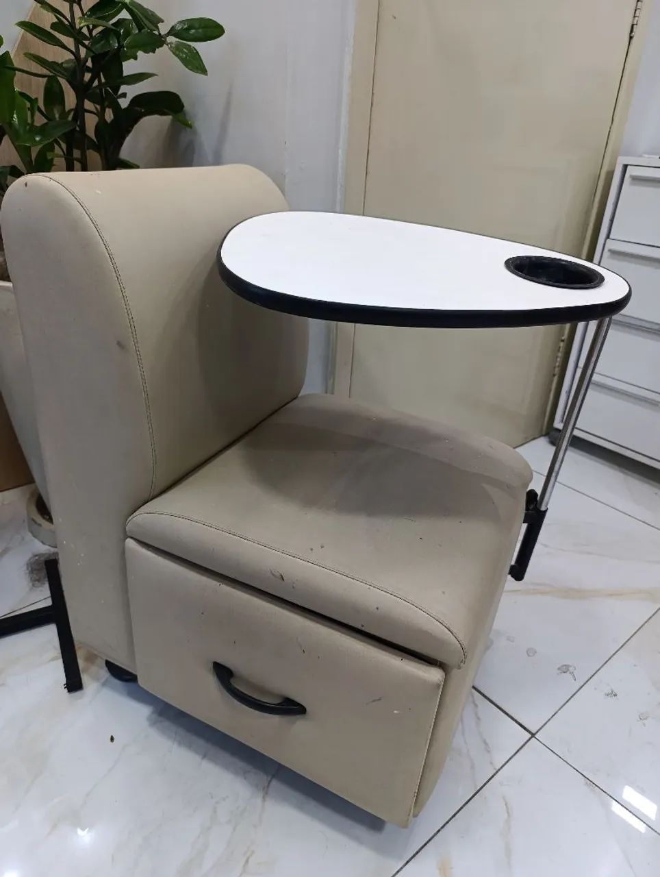 Cadeira de Manicure 