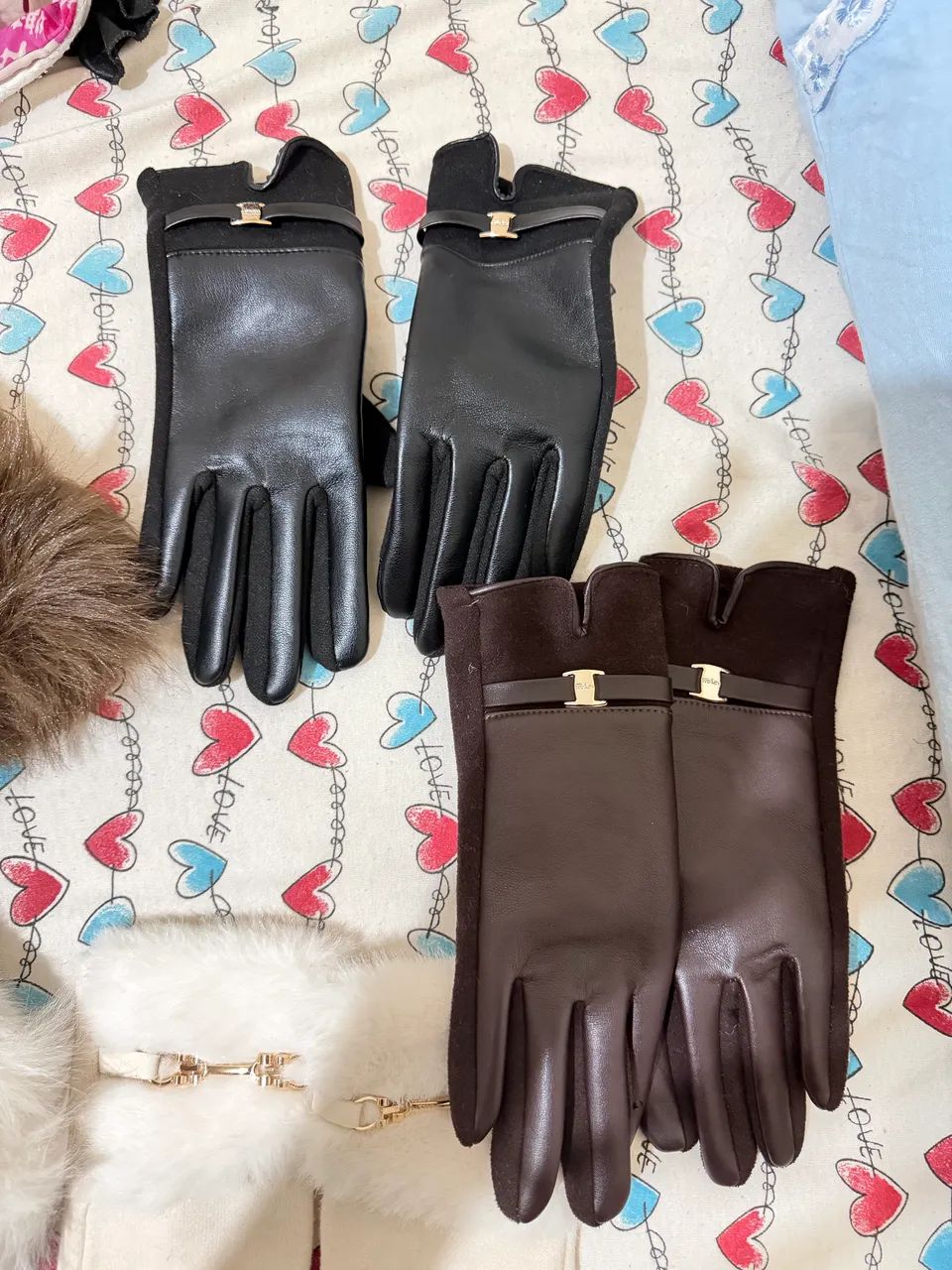 Conjunto - Duas toucas e três luvas  - Foto 3