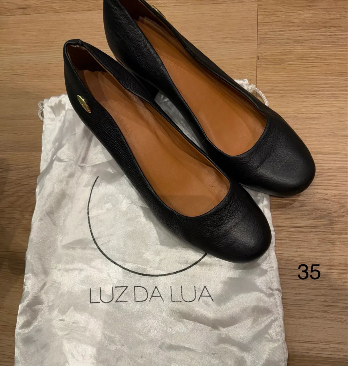 Scarpin Luz da Lua preto 35