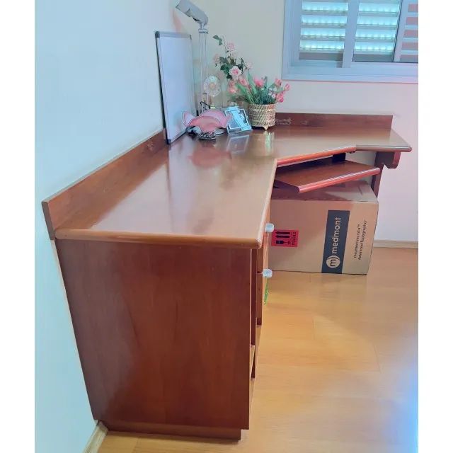 Mesa de estudo com gavetas escrivaninha em madeira - Foto 2