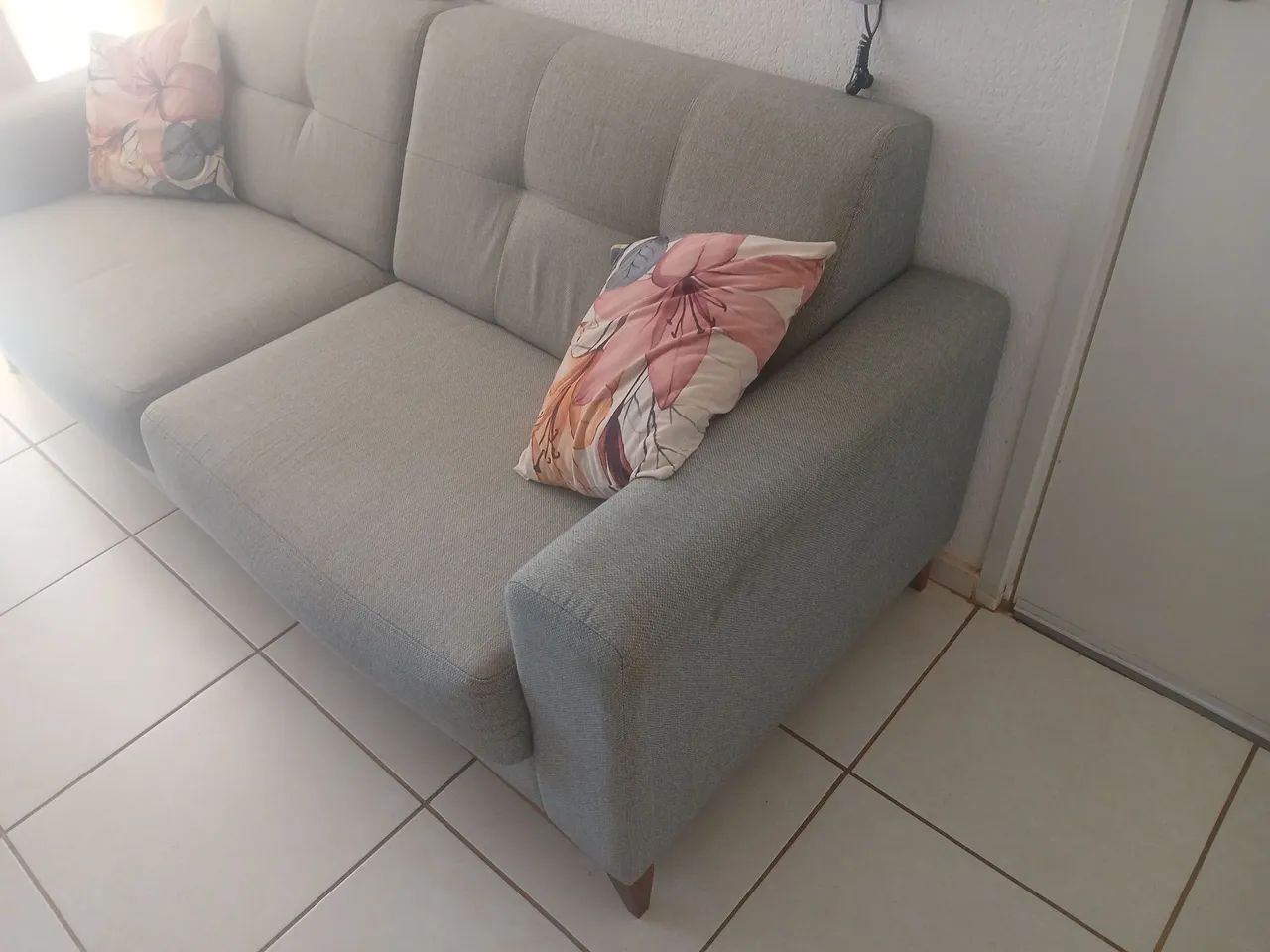 Comfortable sofa65082640475267121