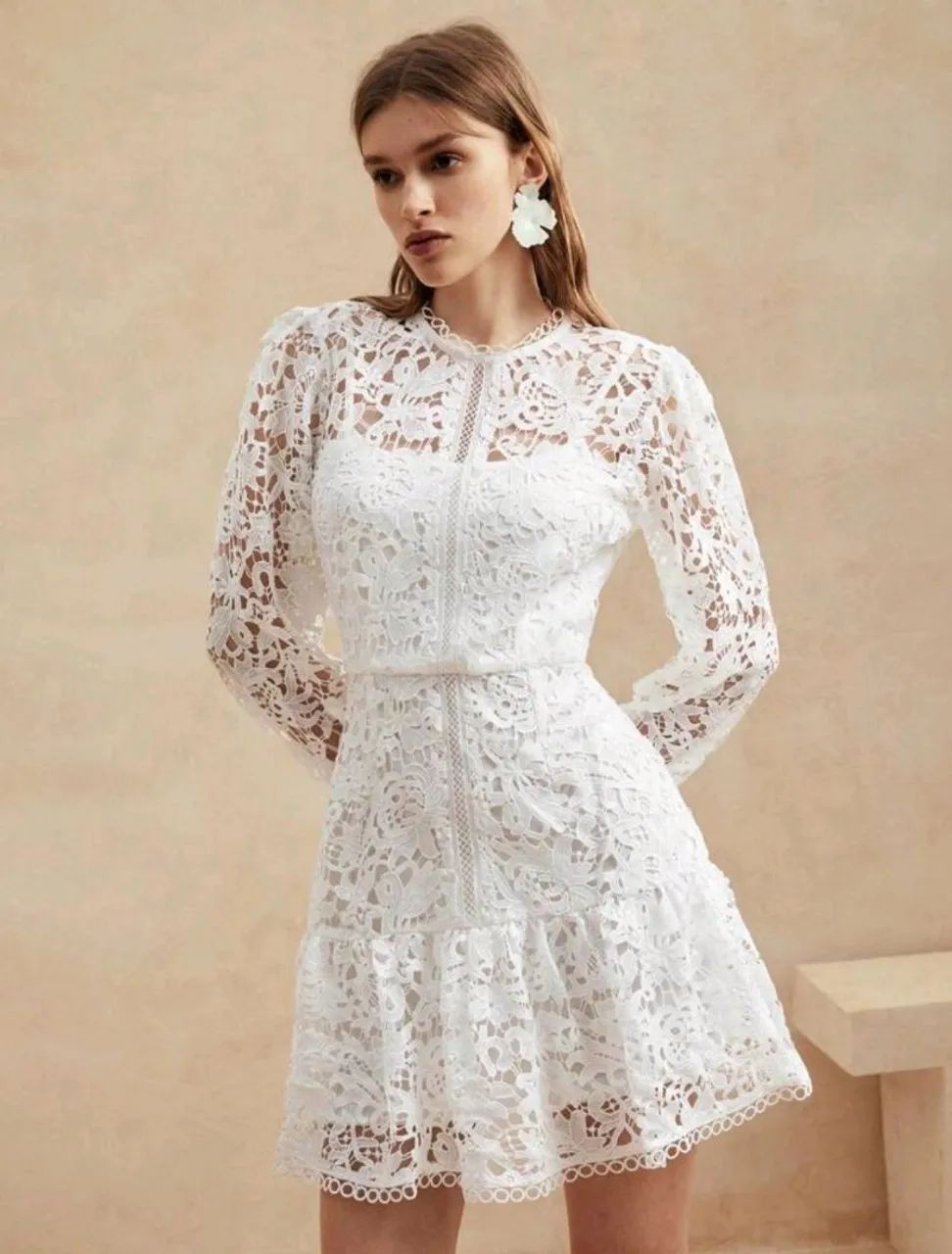 Vestido Branco de Renda Elegante Manga Longa M - Foto 5