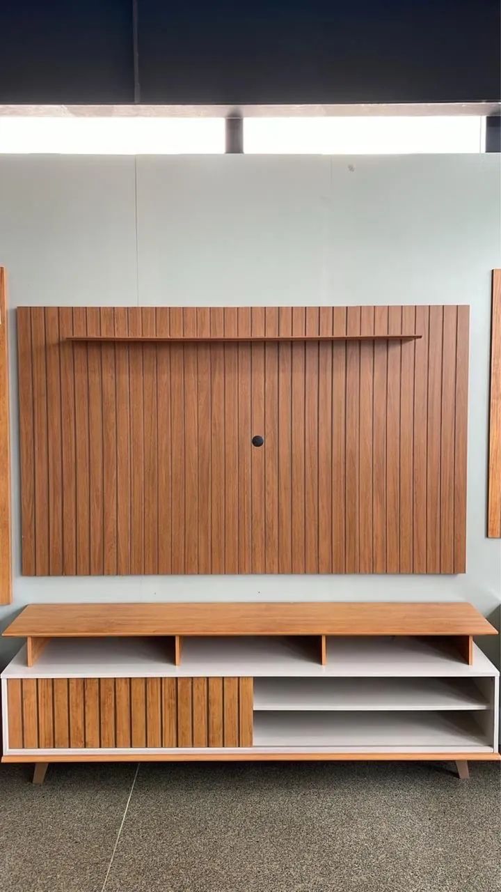 Painel com rack 