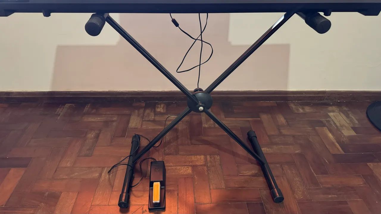 Teclado Roland E09  - Foto 4
