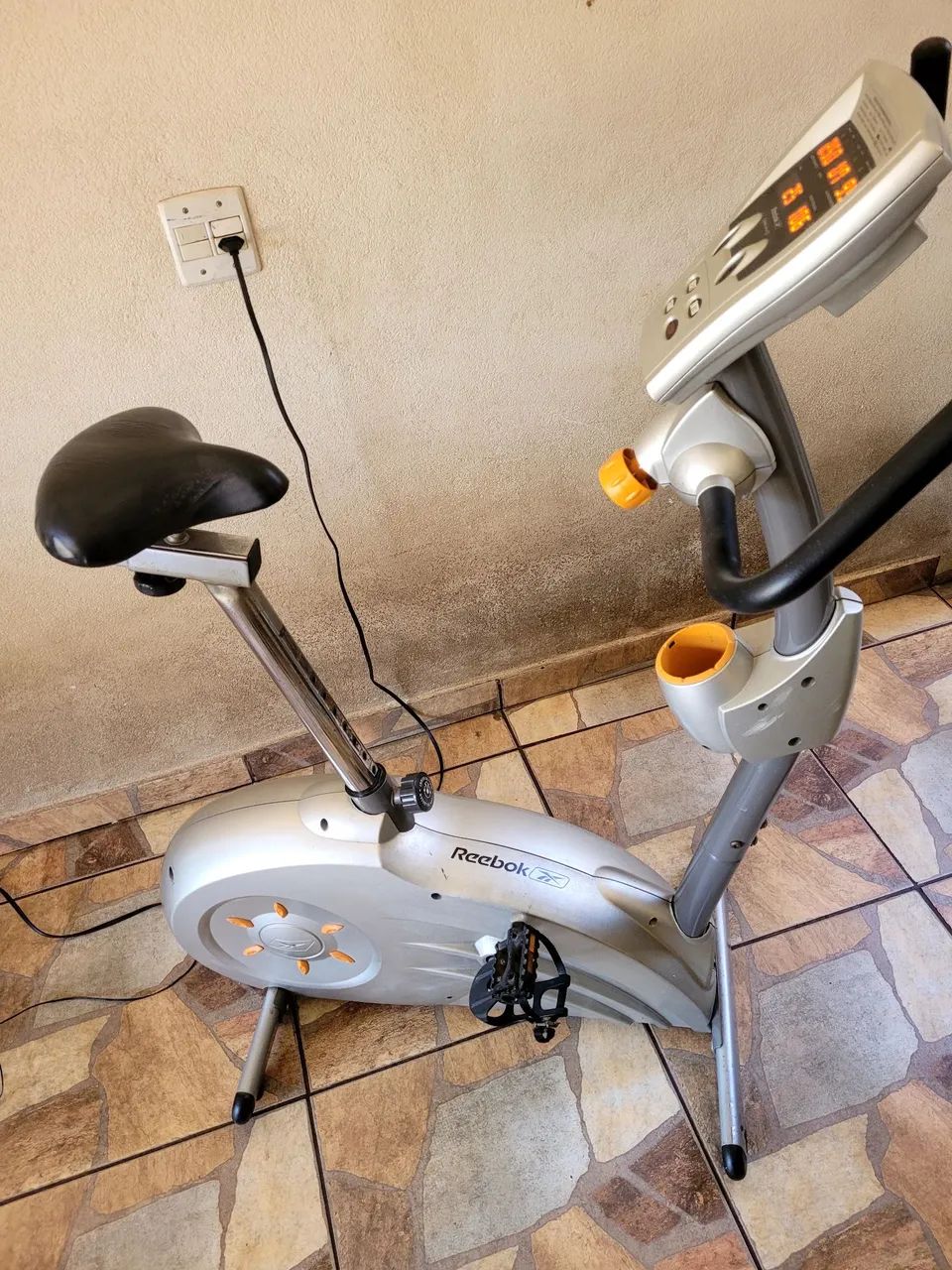 Bicicleta ergométrica reebok eletromagnética  - Foto 5