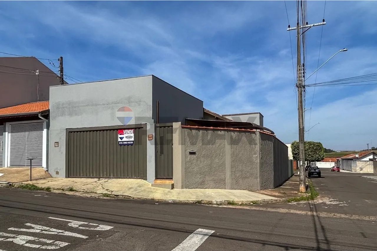 Casa com 3 quartos e area de lazer