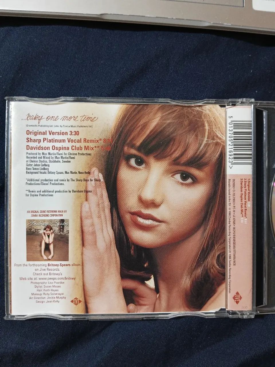Britney Spears single Baby One More Time. - Foto 2