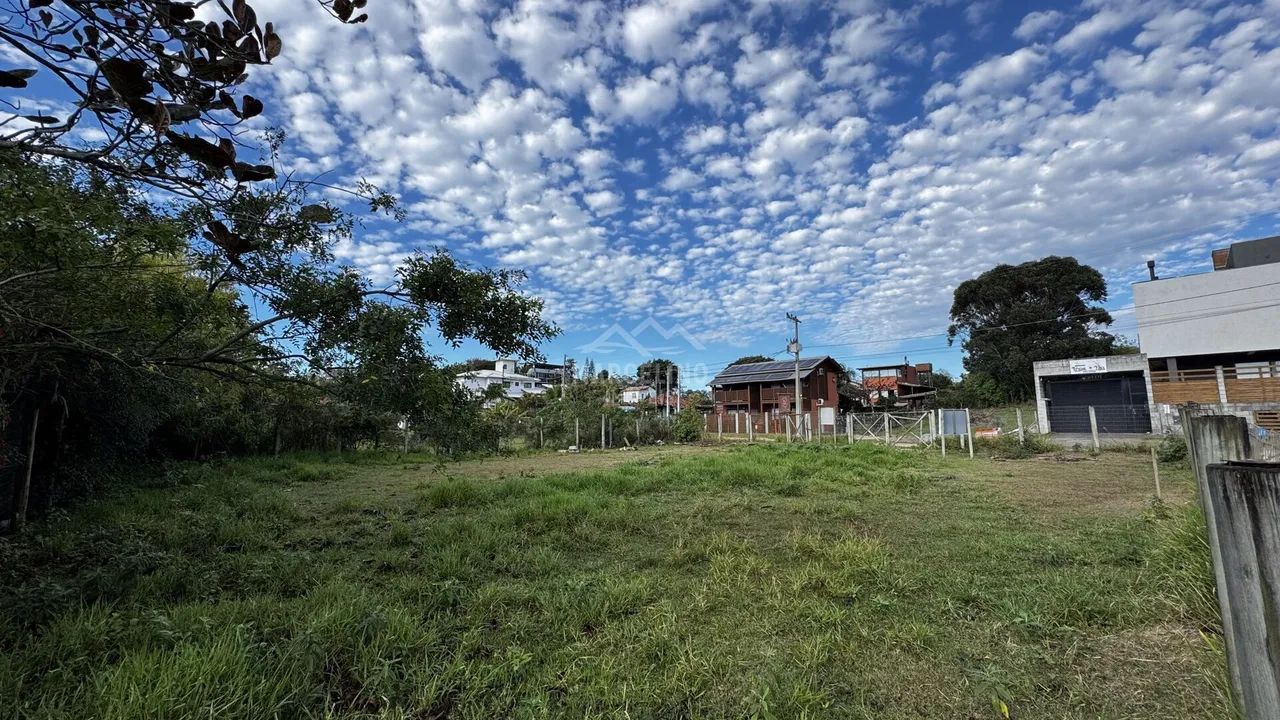 Terreno próximo ao centrinho da praia do Rosa - Foto 5