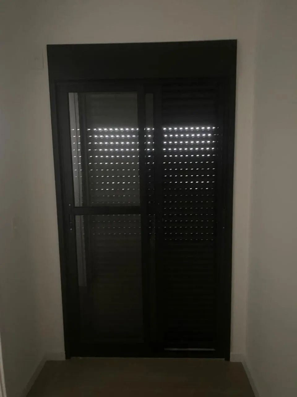 Porta Aluminio com Blackout