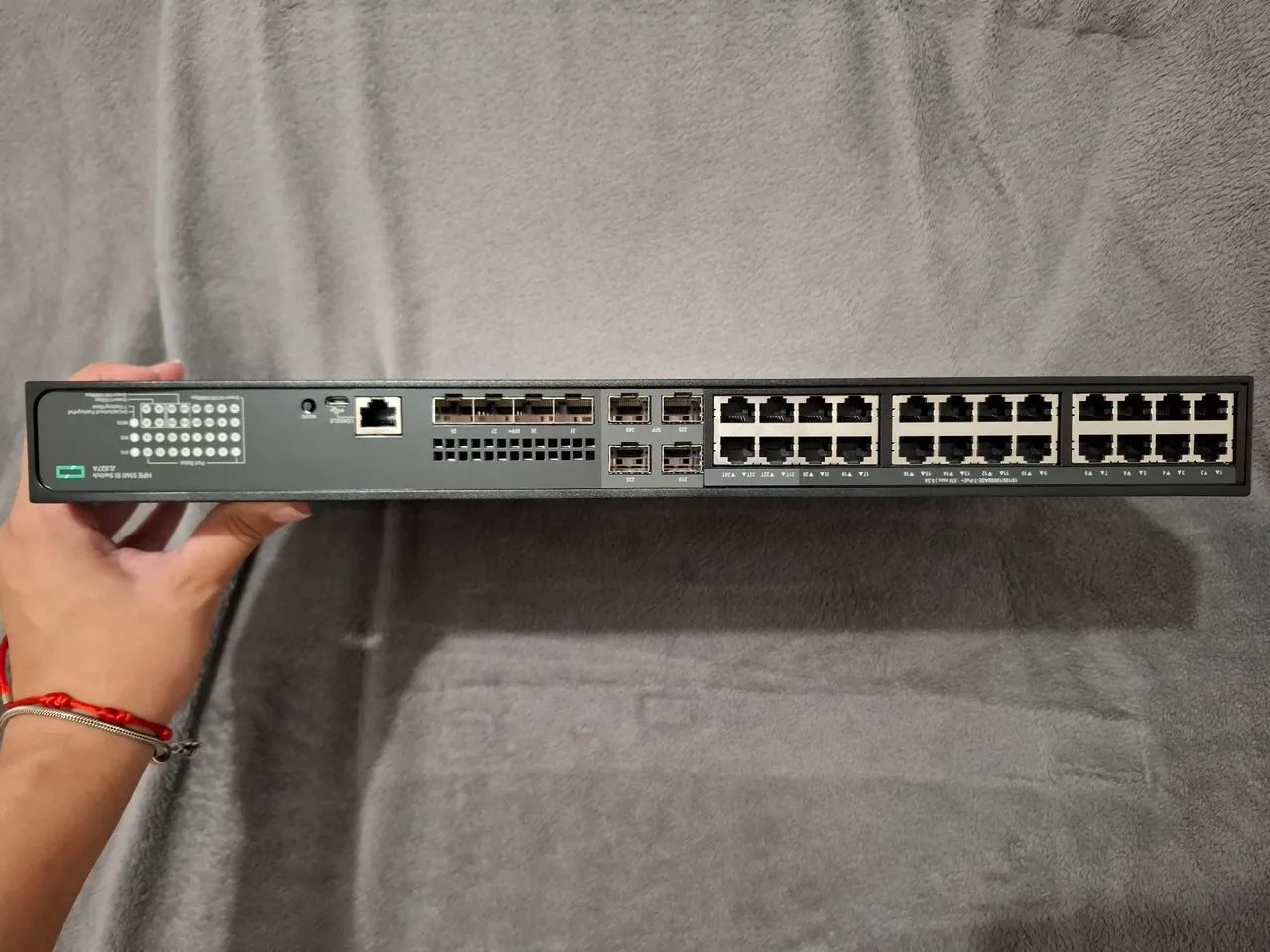 Switch Ethernet Hewlett Packard Enterprise, modelo JL827A. - Foto 5