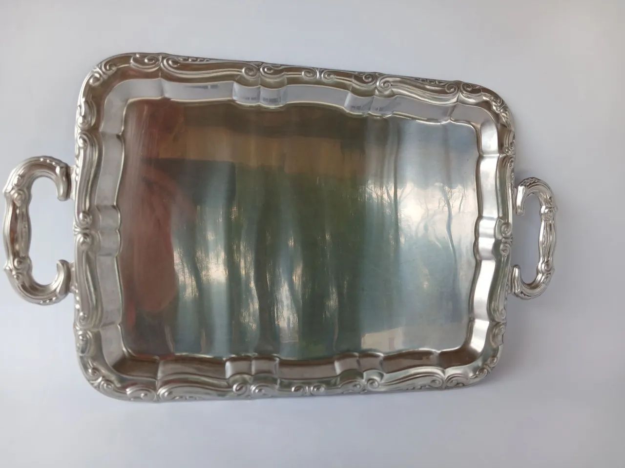 Bandeja Antiga em Metal Prateado com Alças Ornamentadas - Estilo Clássico - Foto 4