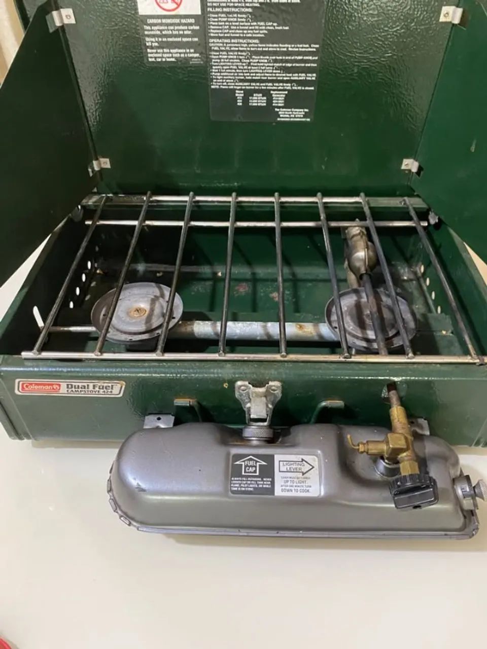 Fogão Coleman Dual Fuel 2 bocas - camping / gasolina - Fogões e