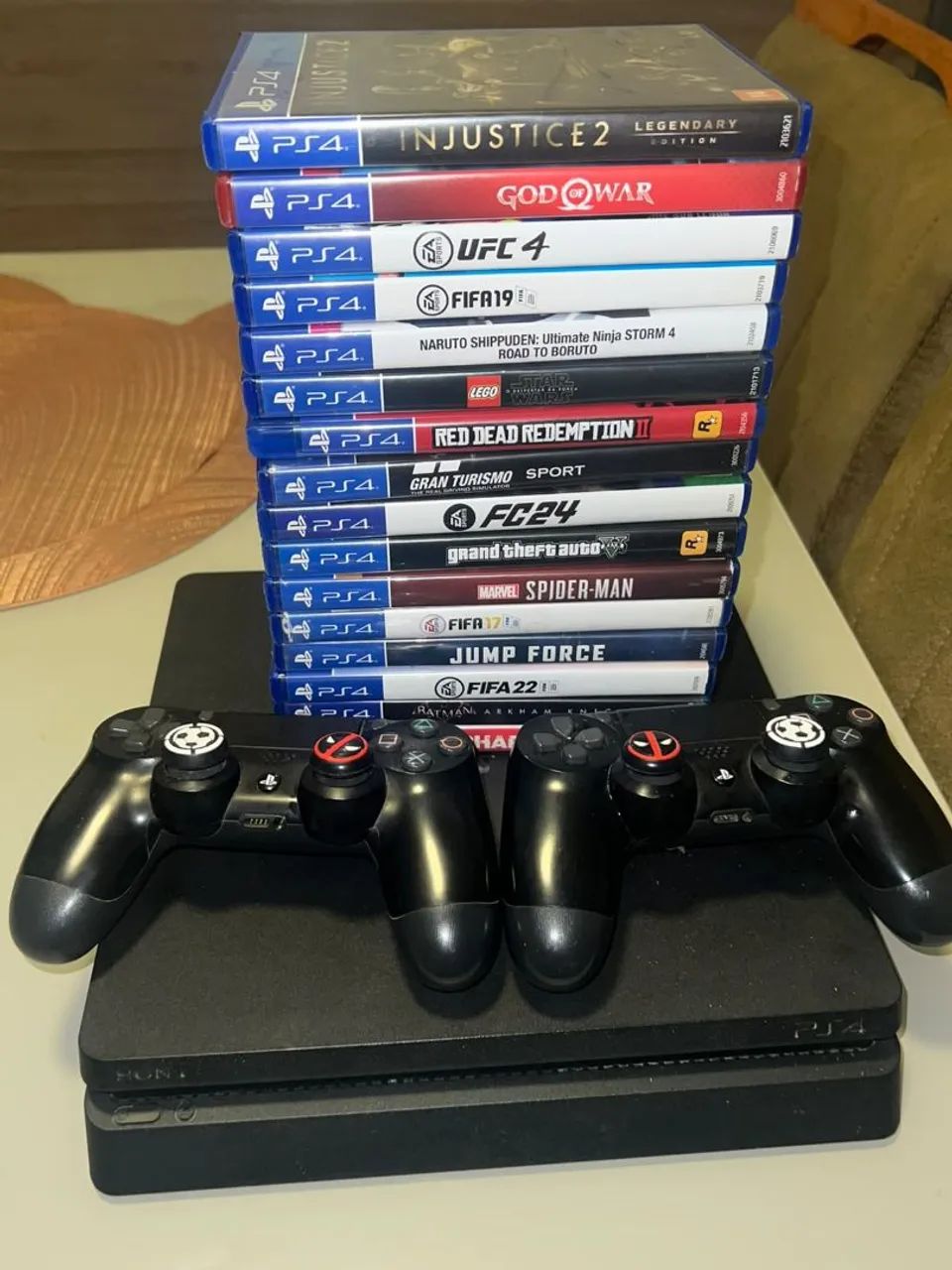 Playstation 4  + 16 jogos de mídia física 