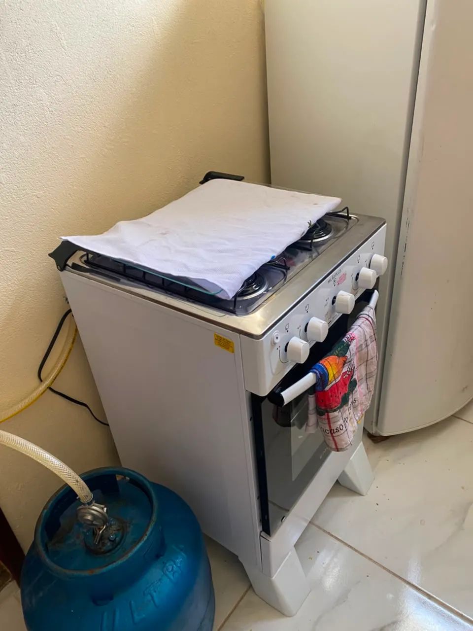 Arm ário de cozinha e fogão  - Foto 2
