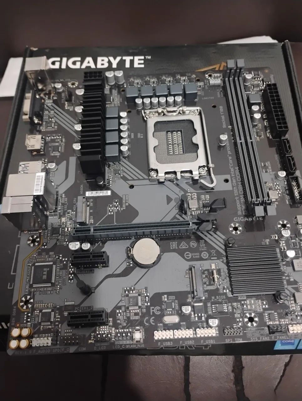 Placa mãe b760m Gigabyte DDR4 - Foto 2