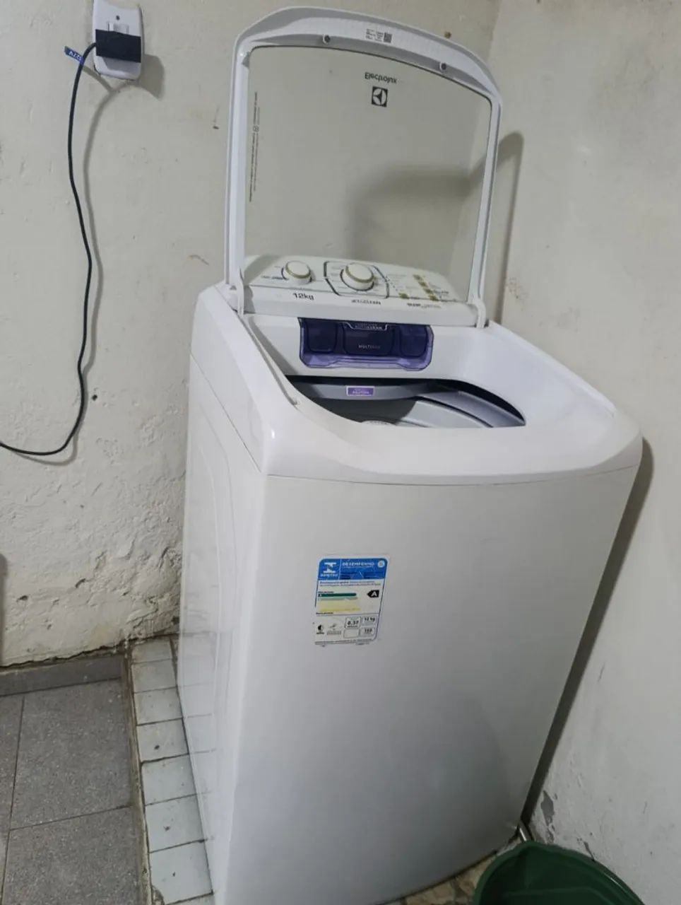 Máquina de lavar Eletrolux 12kl conservada - Foto 3