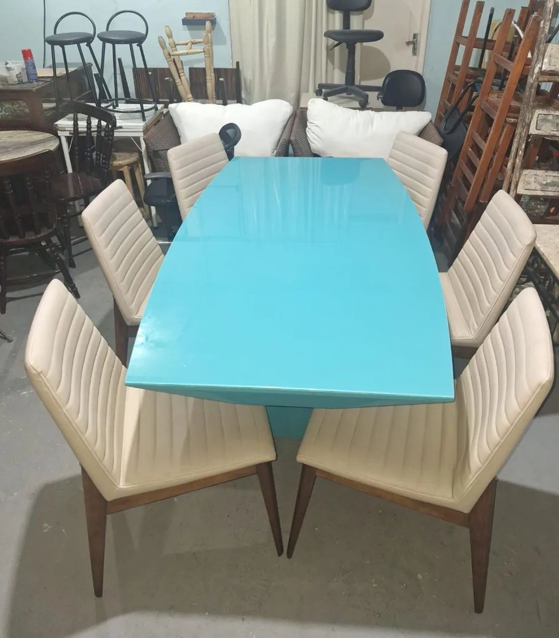 Mesa azul com 6 cadeiras em bom estado.  - Foto 5