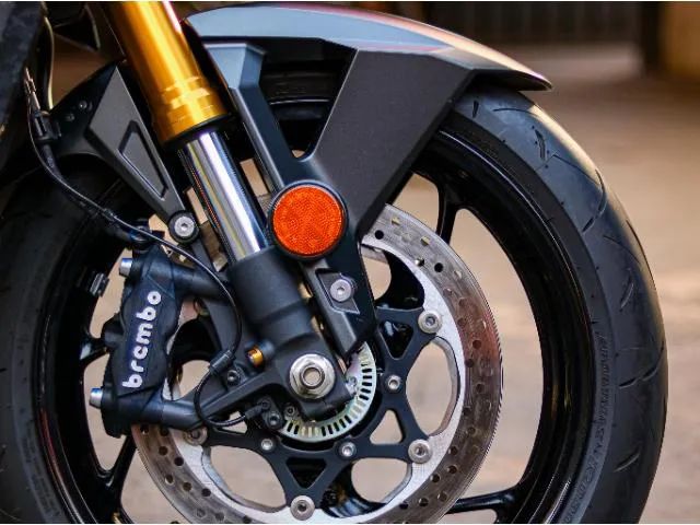 Suzuki GSX-S 1000 - Foto 5