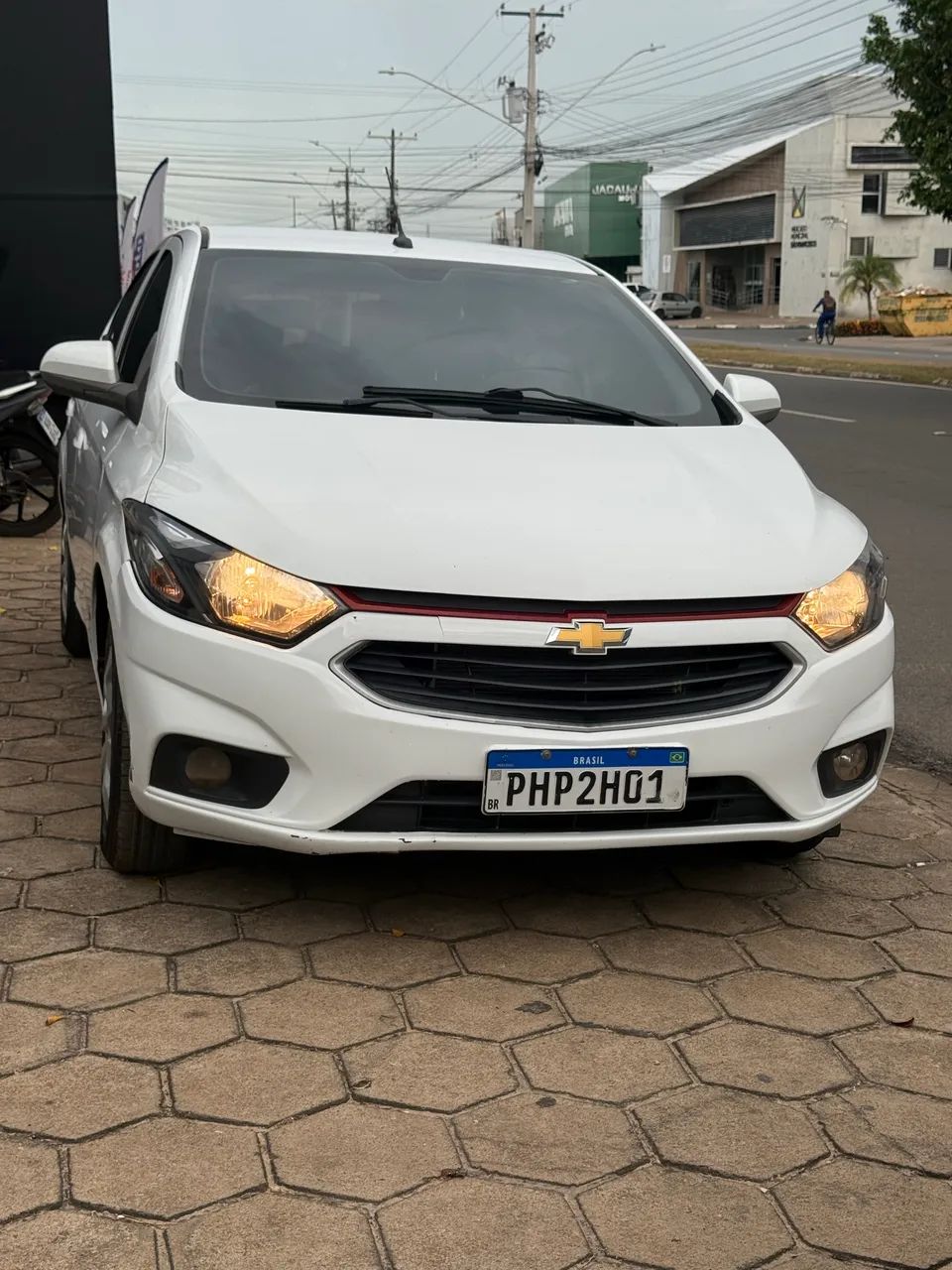 Chevrolet Onix Hatch LT 1.0 8V Flex Mec. 4P 2018 - Foto 2