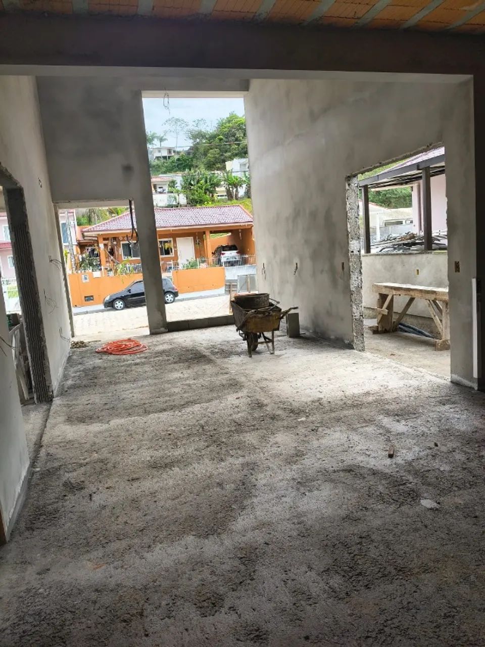 CASA DE ALTO PADRÃO COM PISCINA | 3 DORMITÓRIOS | 1 SUÍTE | 2 VAGAS - Foto 3