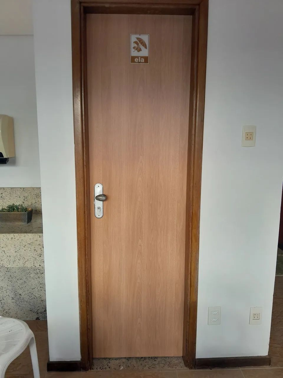 Aplicação de adesivo em geral  - Foto 5