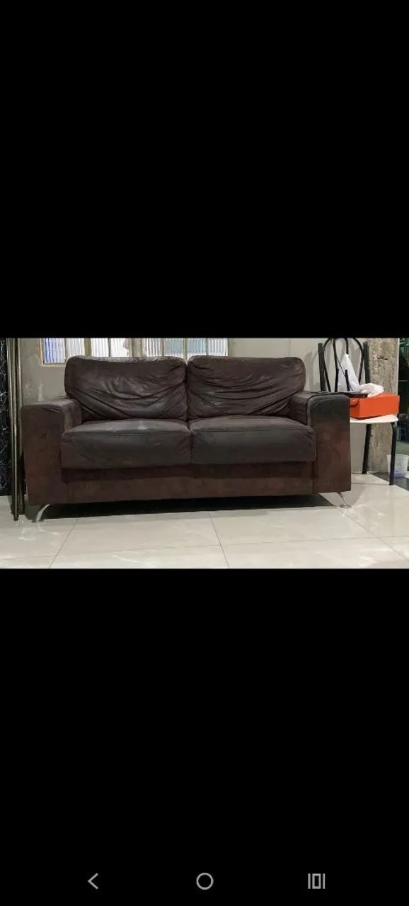Sofá de couro usado sem nenhum estrago