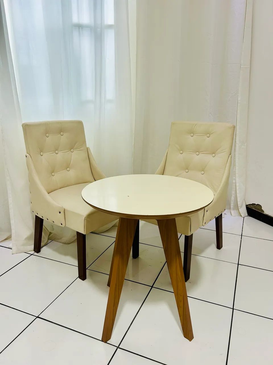 Conjunto mesa e cadeiras  - Foto 2