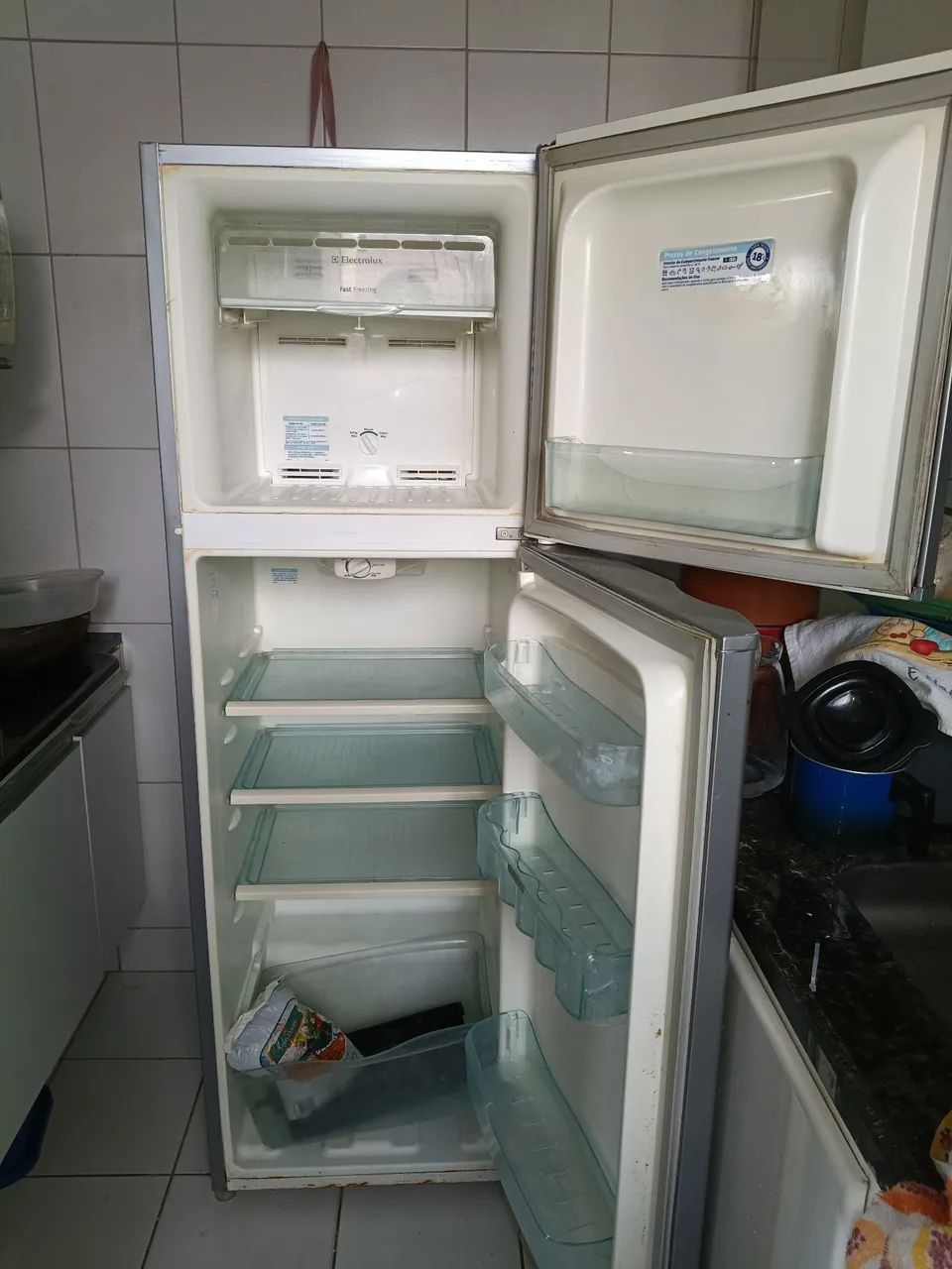 Geladeira com defeito  - Foto 5