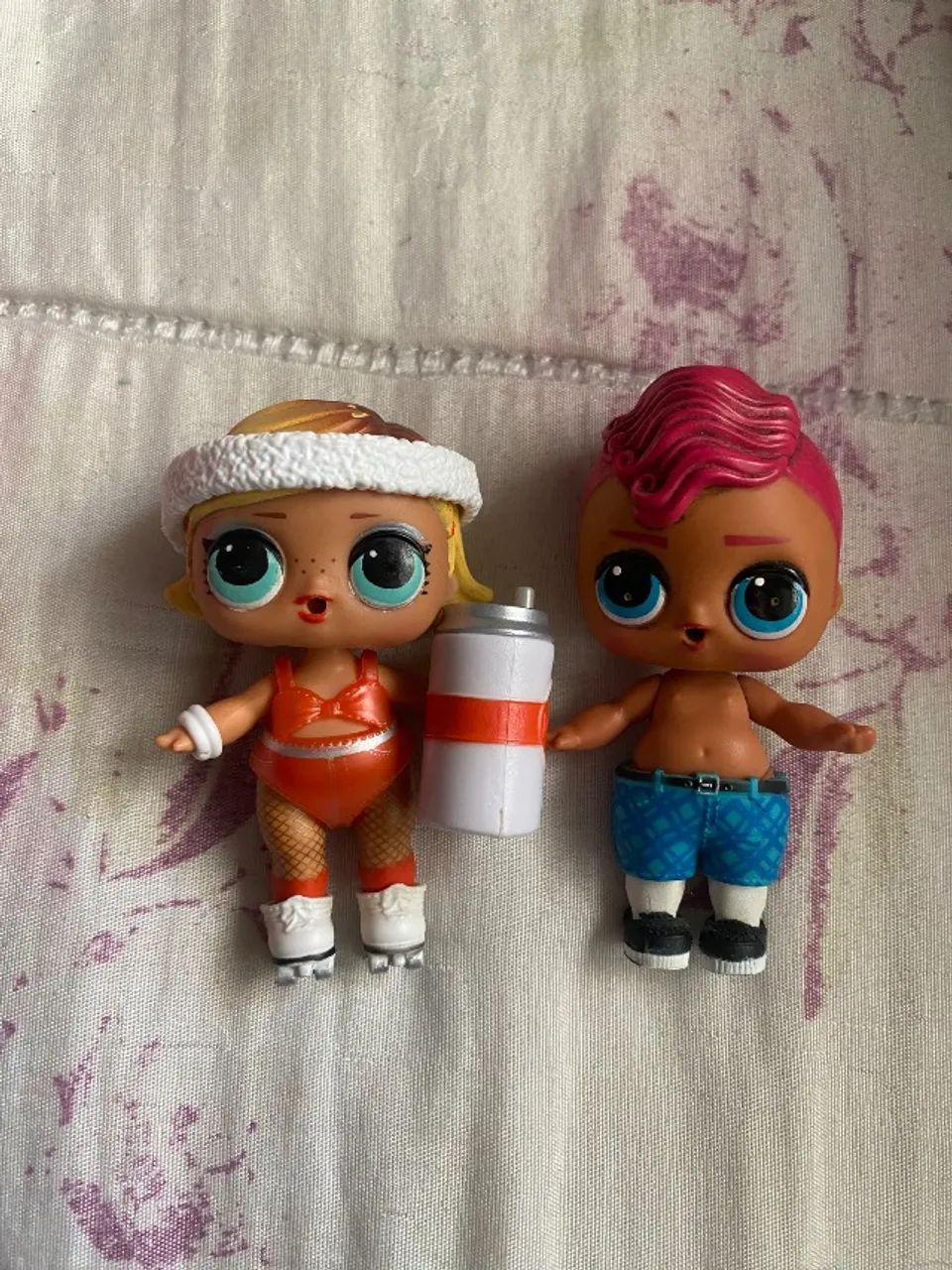 duas bonecas LOL cápsula  - Foto 2