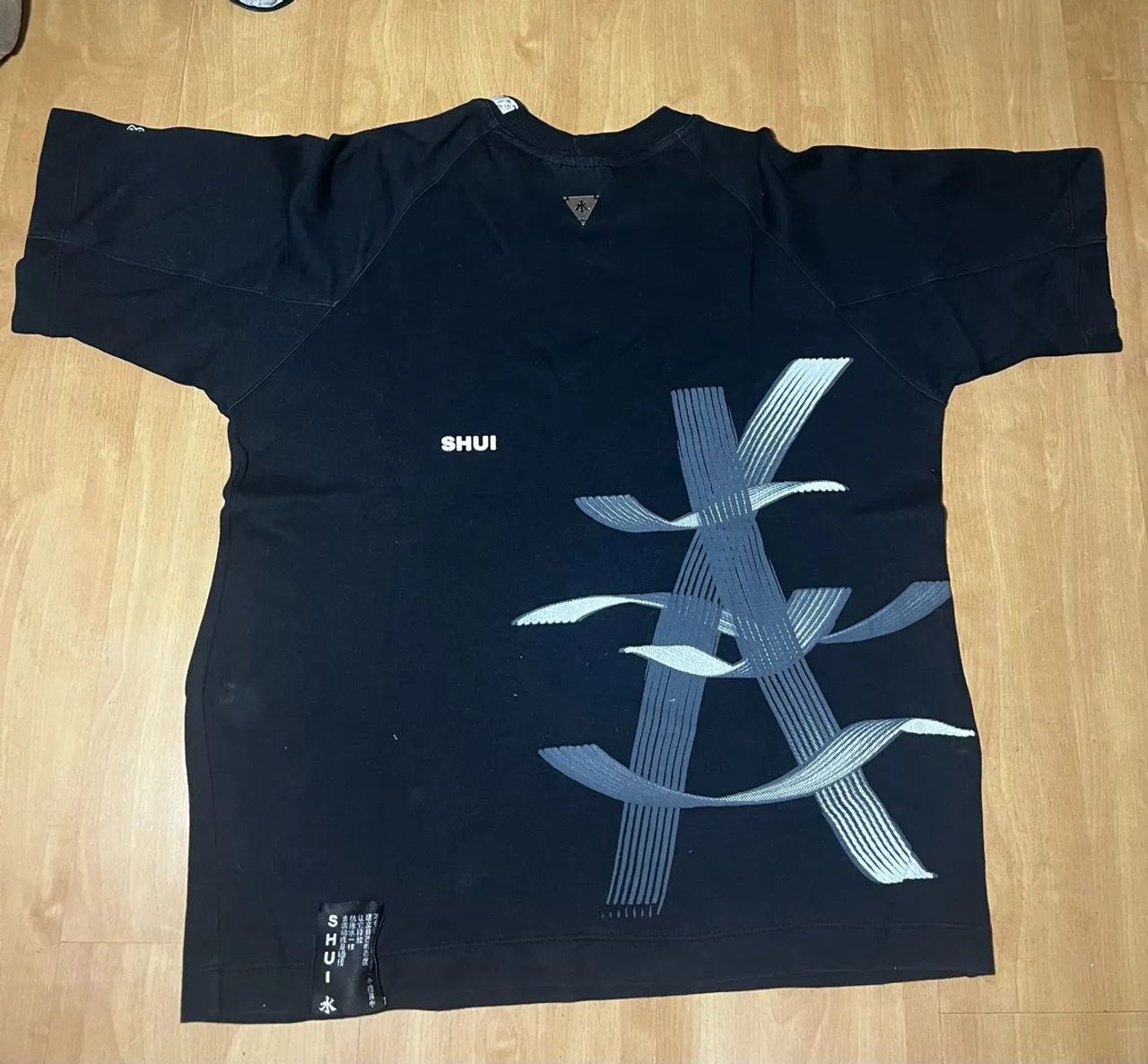 Camiseta Preta SHUI - Foto 3