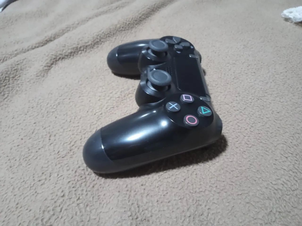 PS4 Slim 500GB SSD + Controle Original - Foto 4