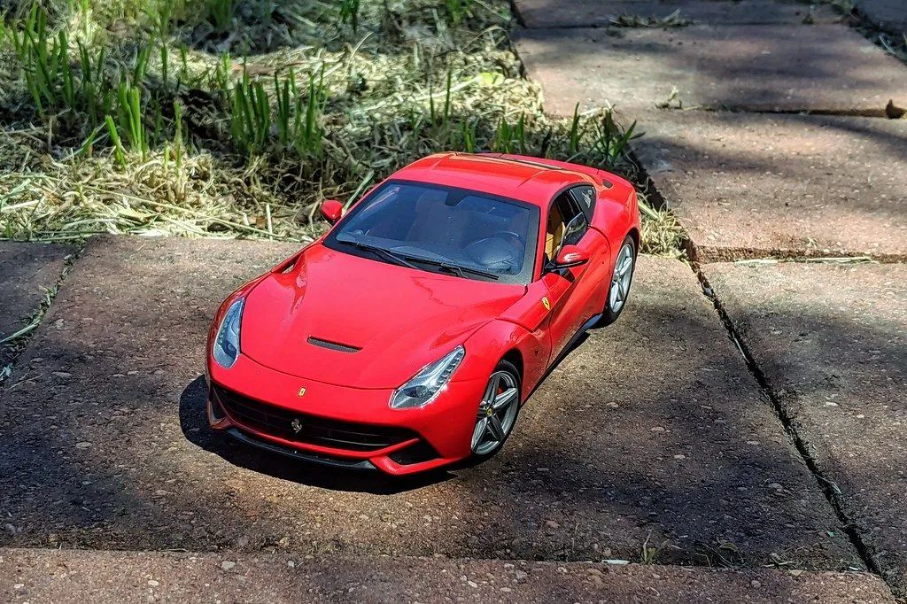 Miniatura Ferrari f12 berlinetta Hotwheels elite escala 1:18