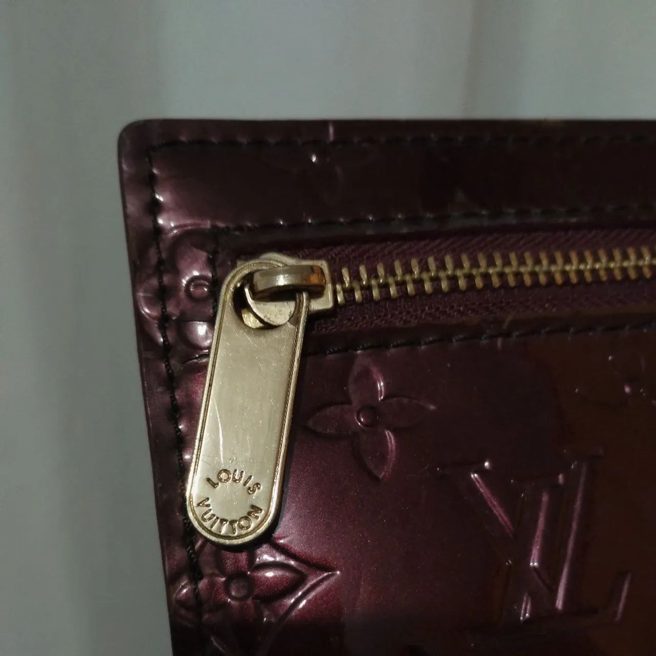 Bolsa Louis Vuitton Verniz Vinho - Foto 5
