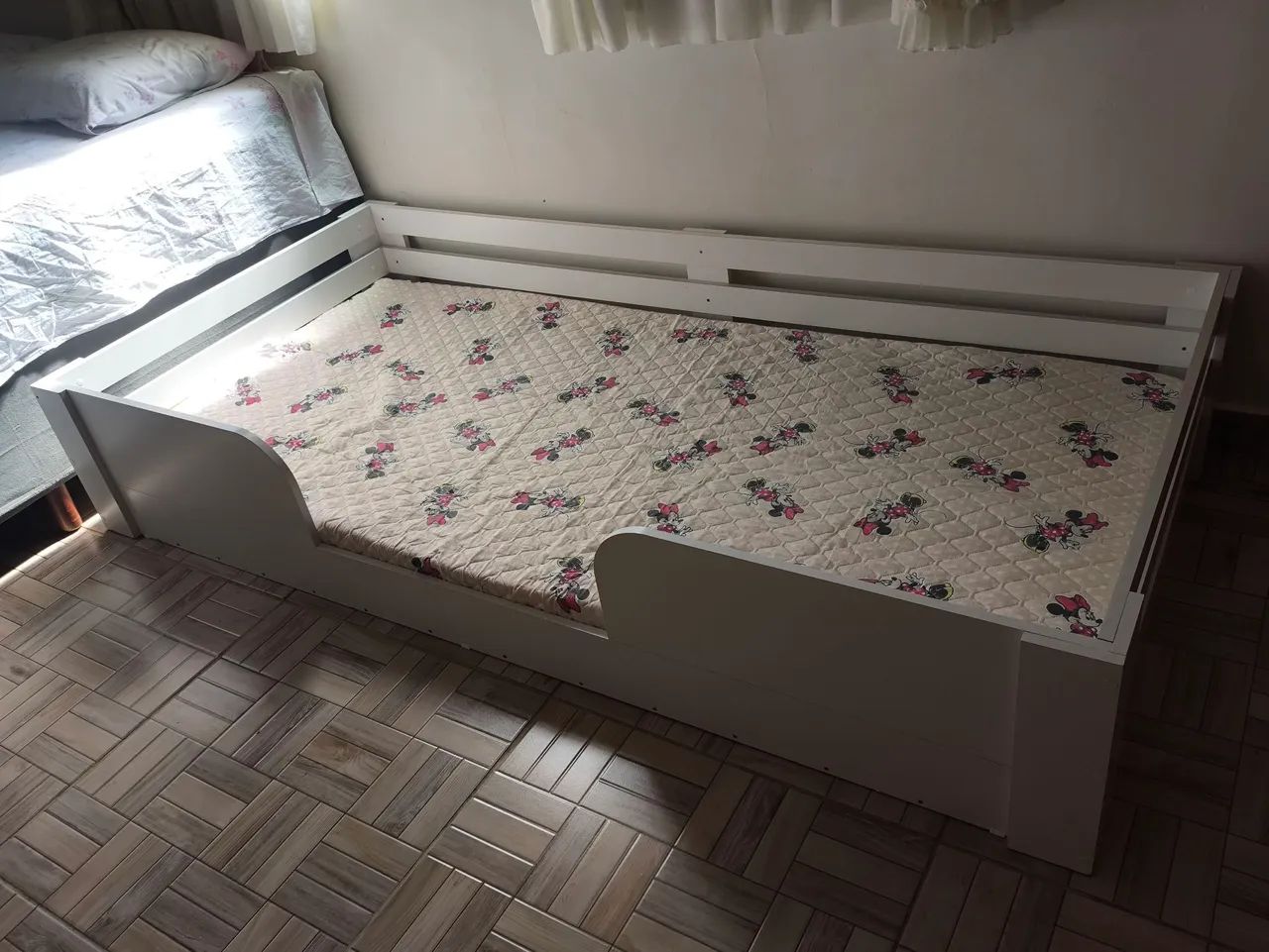 Cama infantil com grade de proteção  - Foto 3