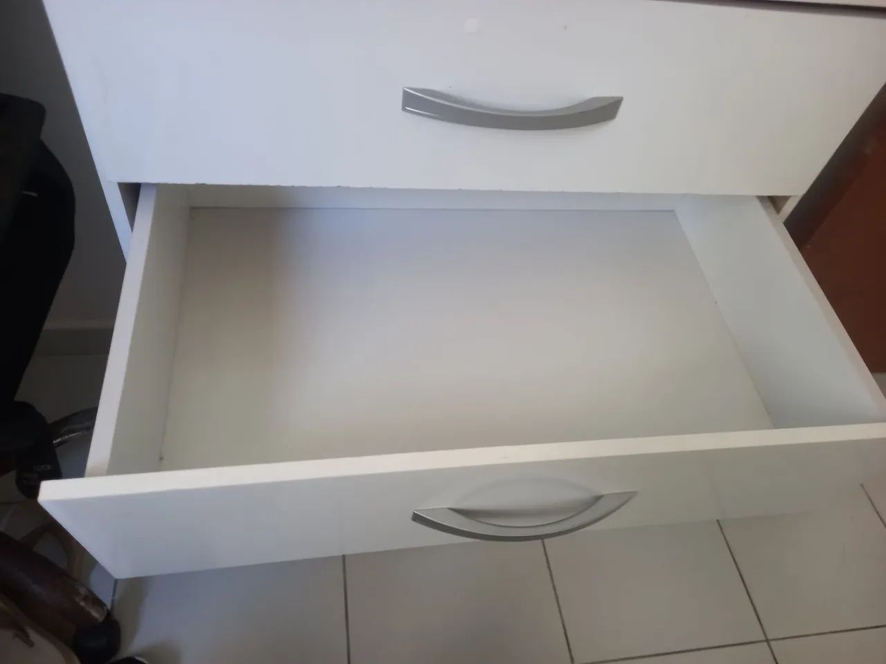 Cômoda branca seminova (4 Gavetas)  - Foto 2