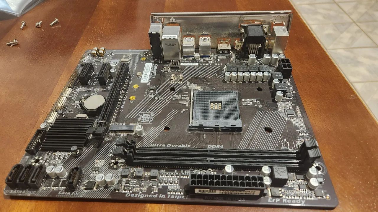 Placa Mãe Gigabyte A320m-s2h AM4 (Mais Barata da OLX)