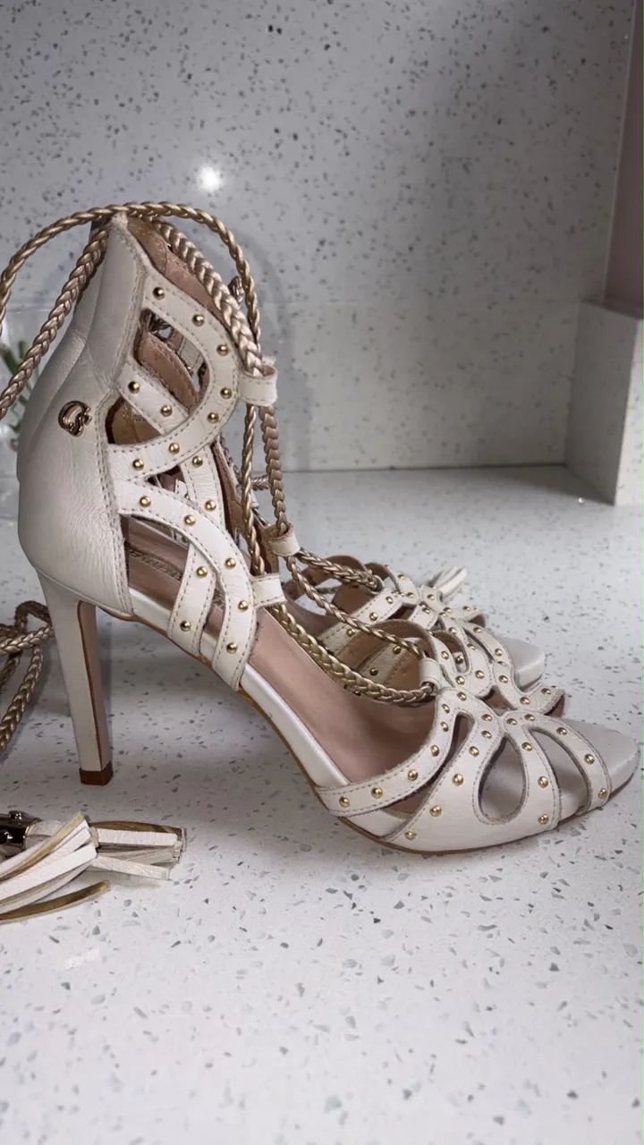 Salto Carmen Steffens  - Foto 2