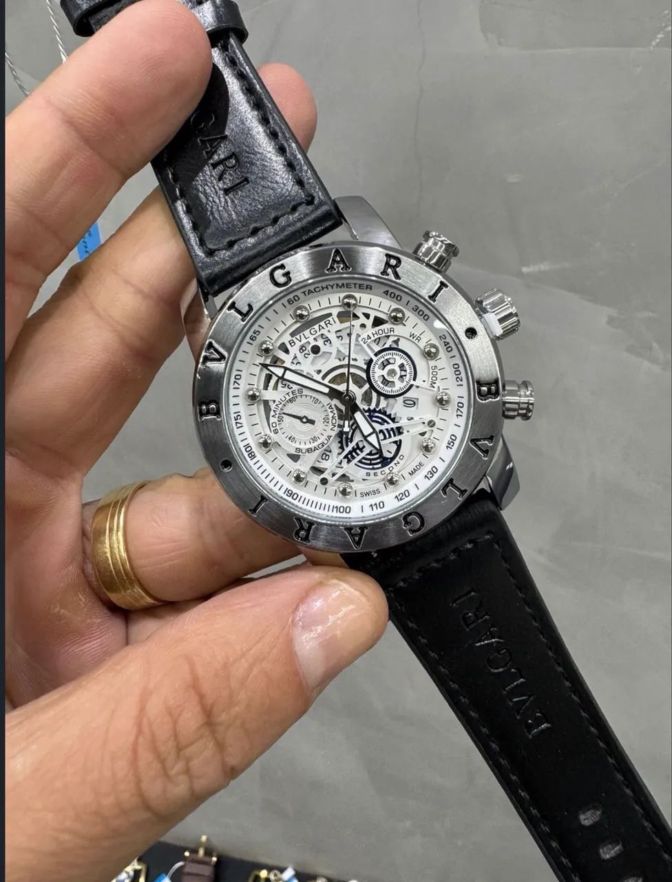 Relógio Blvgari skeleton pulseira de couro  - Foto 5