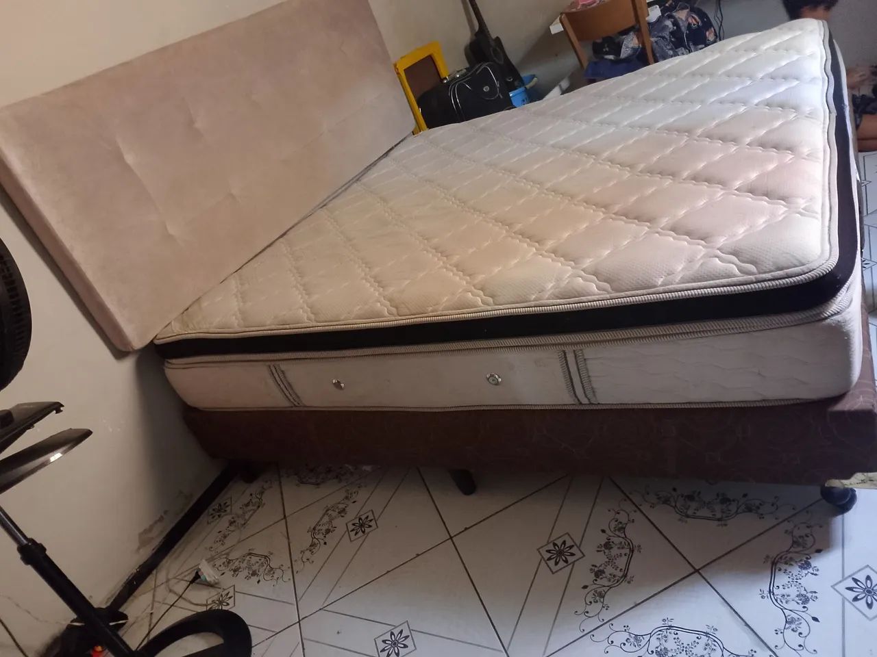 Cama super king + cabeceira 