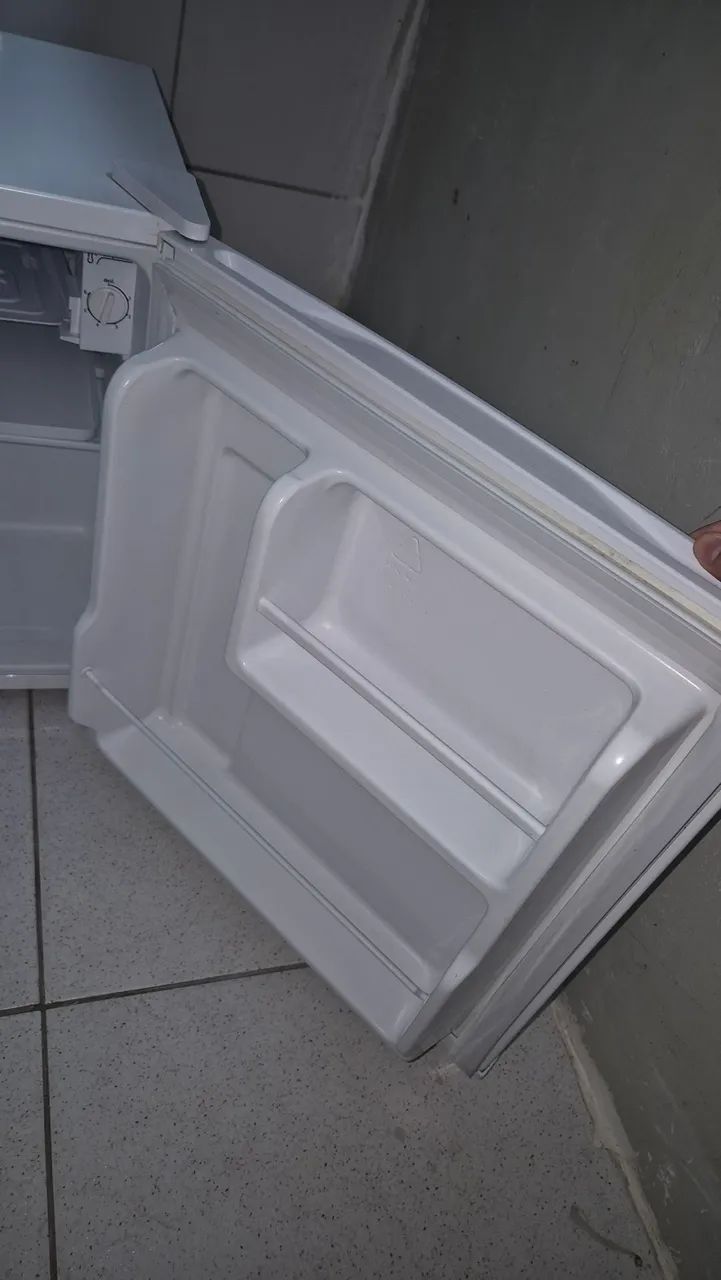 Frigobar Midea 45L - Foto 4