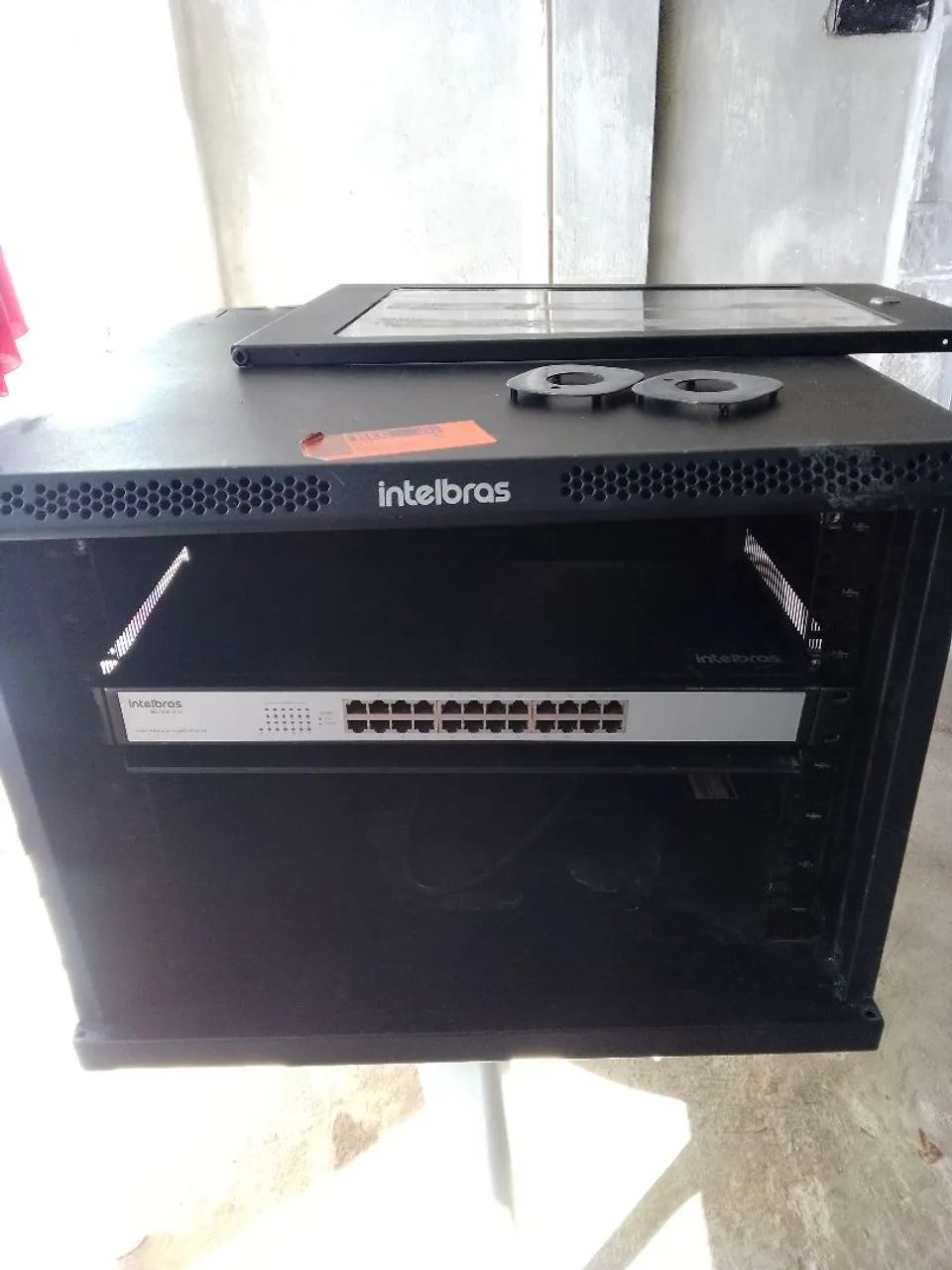 Gabinete Intelbras.