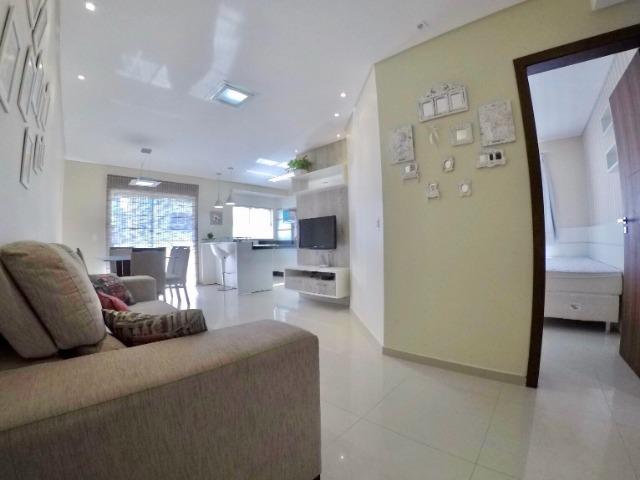 Apartamento 03 Dormitórios mobiliado a poucos metros do mar - Foto 3