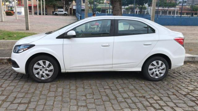 Carro Prisma em Excelente estado de conservação!